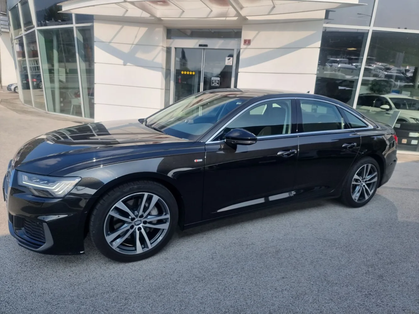 Taxi Dejan Audi A6 limousine